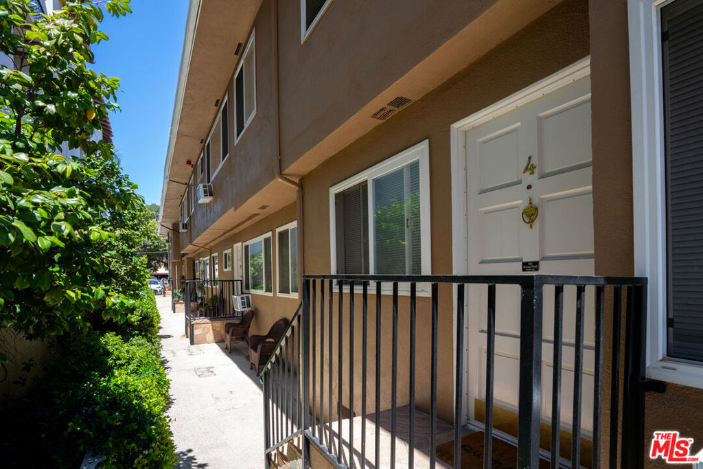 200 S Madison Avenue Property Photo 8