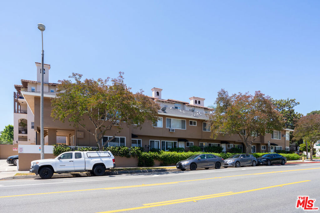 200 S Madison Avenue Property Photo 13