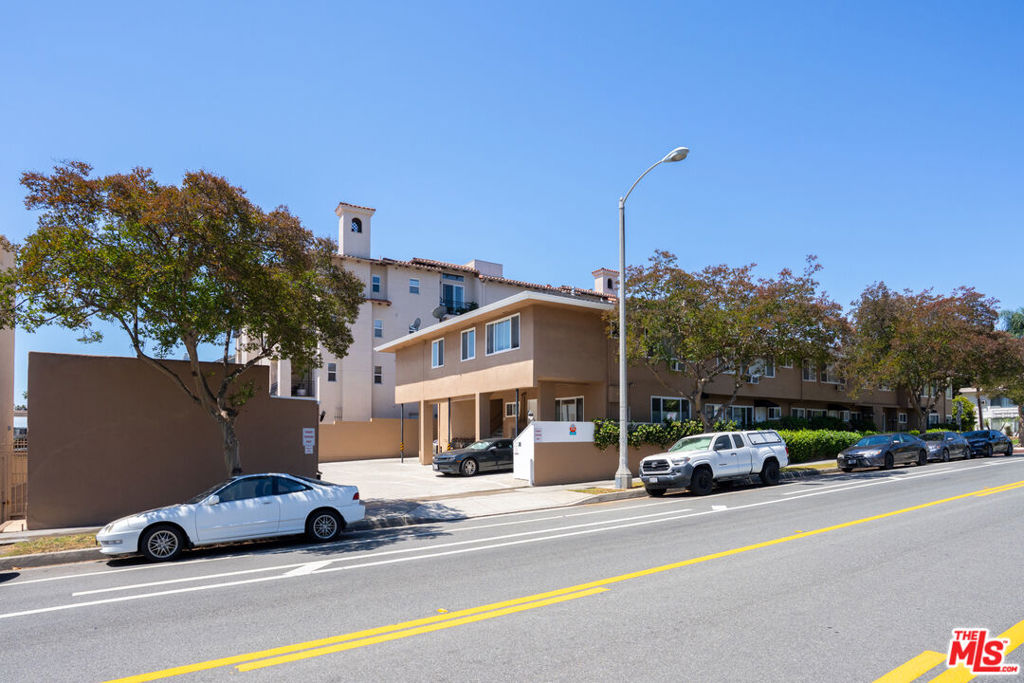 200 S Madison Avenue Property Photo 14