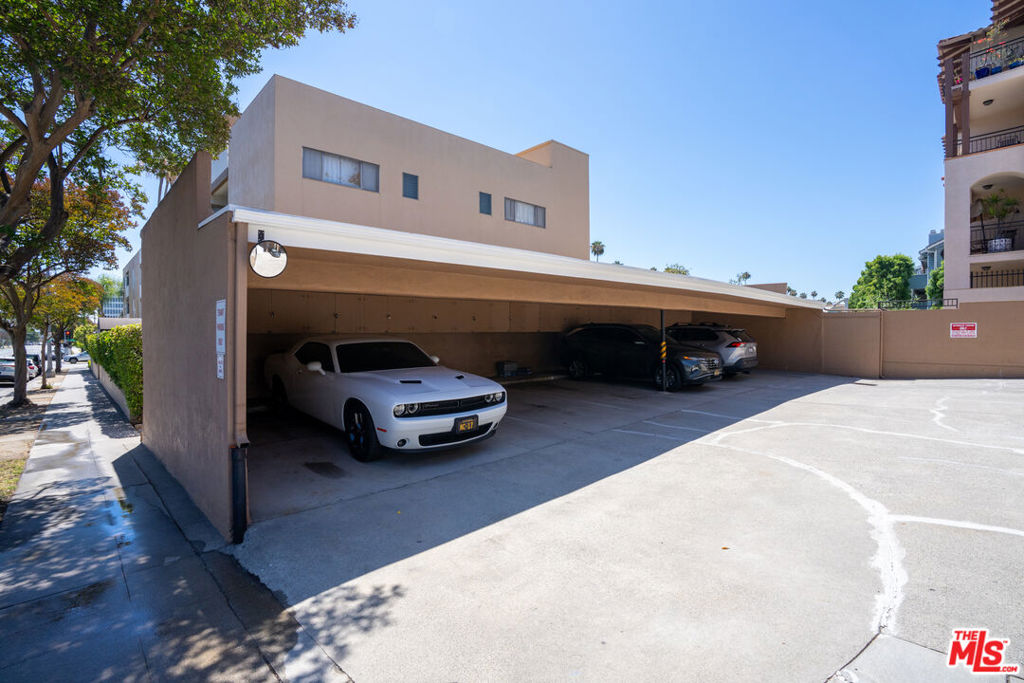 200 S Madison Avenue Property Photo 16