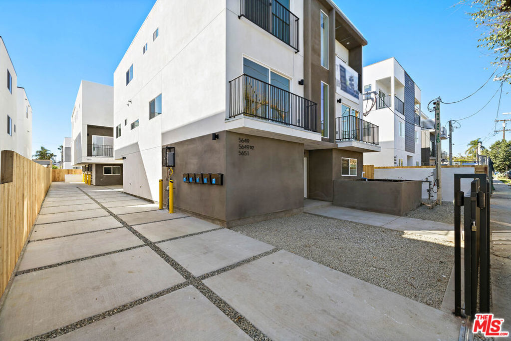 5651 Case Avenue Property Photo 2