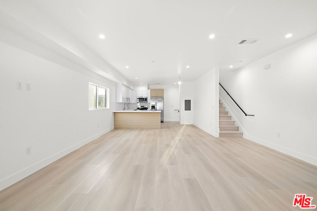 5651 Case Avenue Property Photo 4