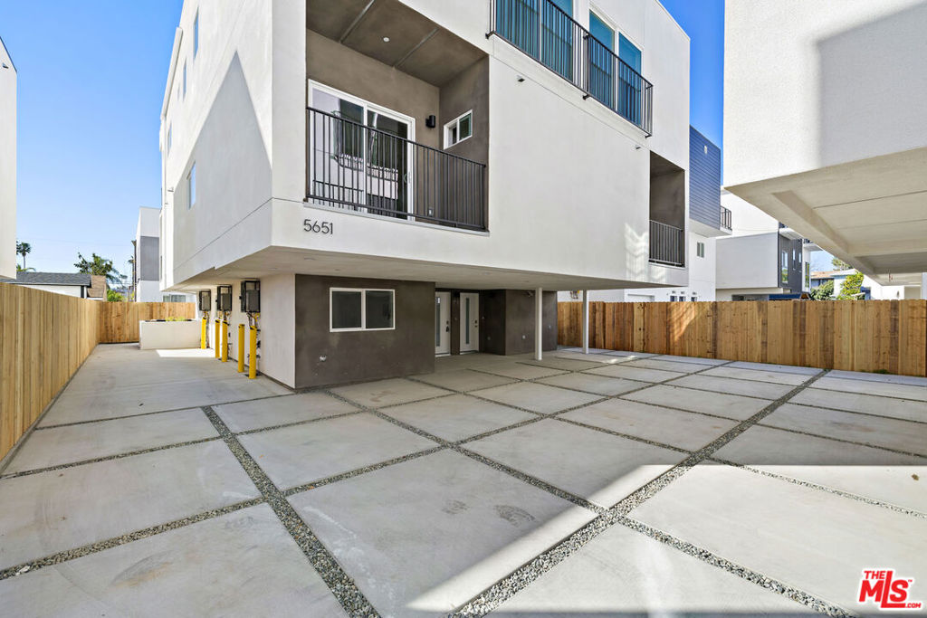 5651 Case Avenue Property Photo 16