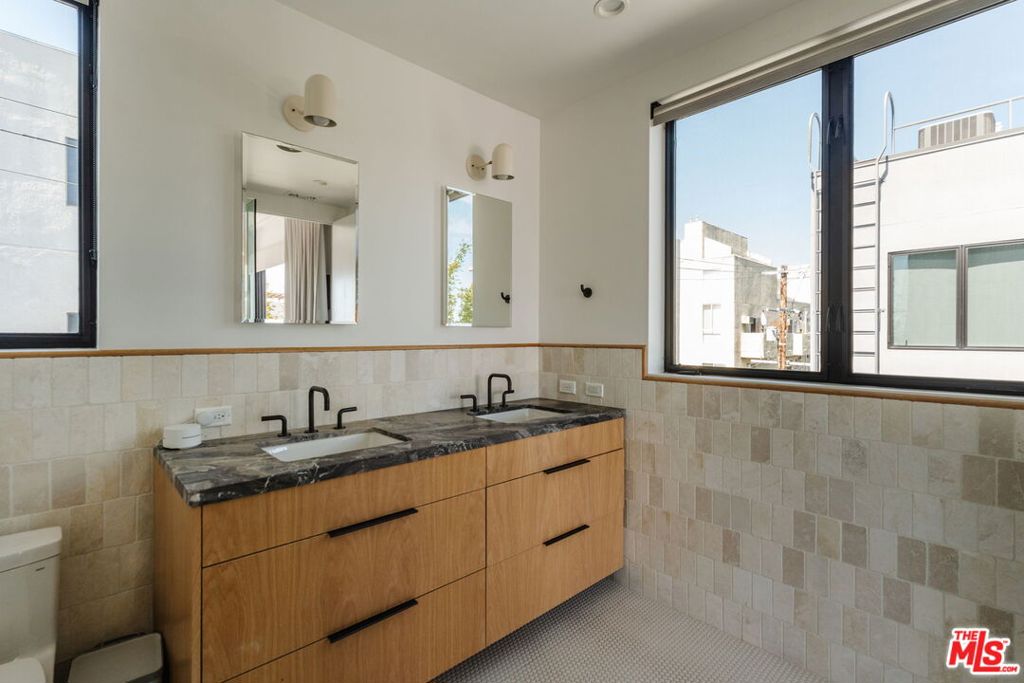 2416 Penmar Avenue Property Photo 12