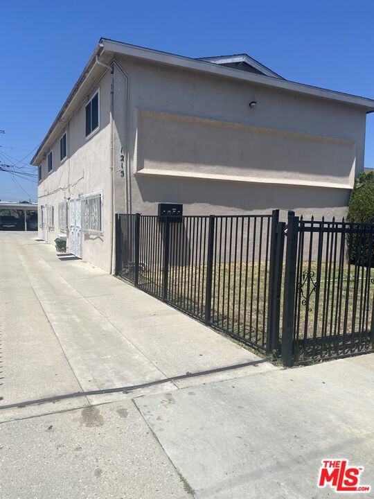 1215 W 102nd Street Property Photo 2