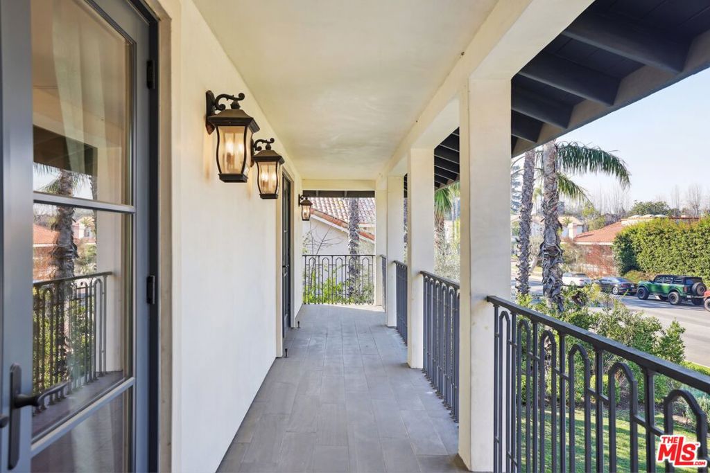 2676 Casiano Road Property Photo 24