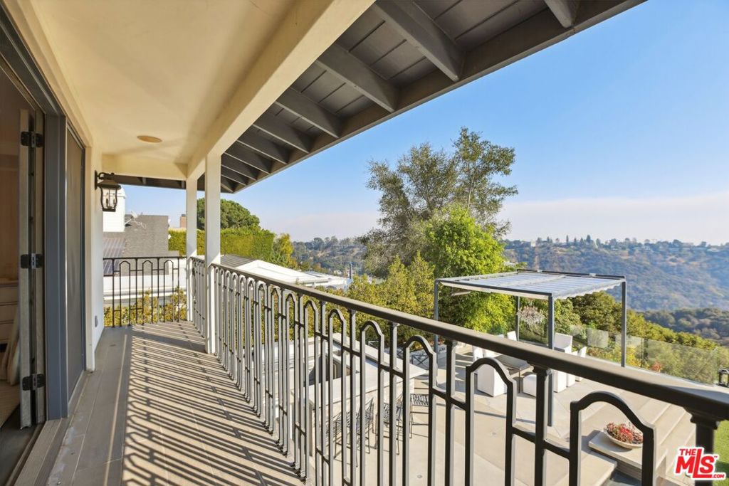 2676 Casiano Road Property Photo 28