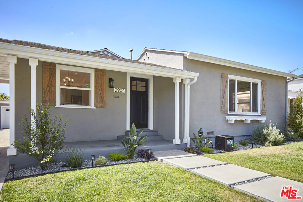 2904 W 81st Street Property Photo 1