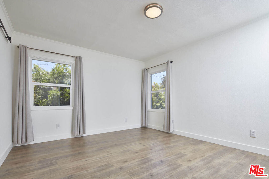 2904 W 81st Street Property Photo 17
