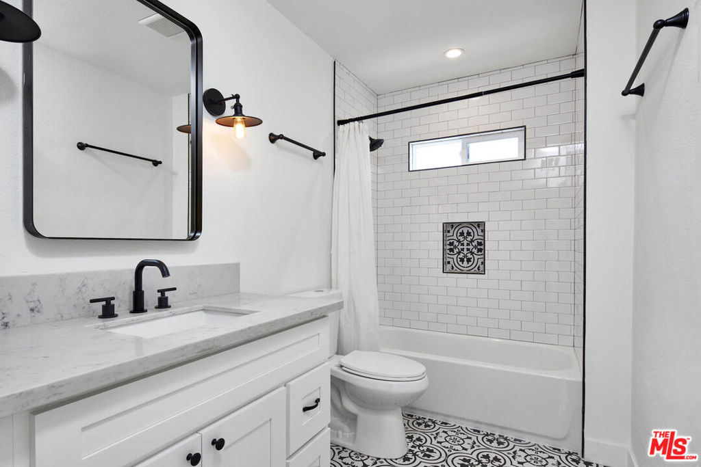 2904 W 81st Street Property Photo 18