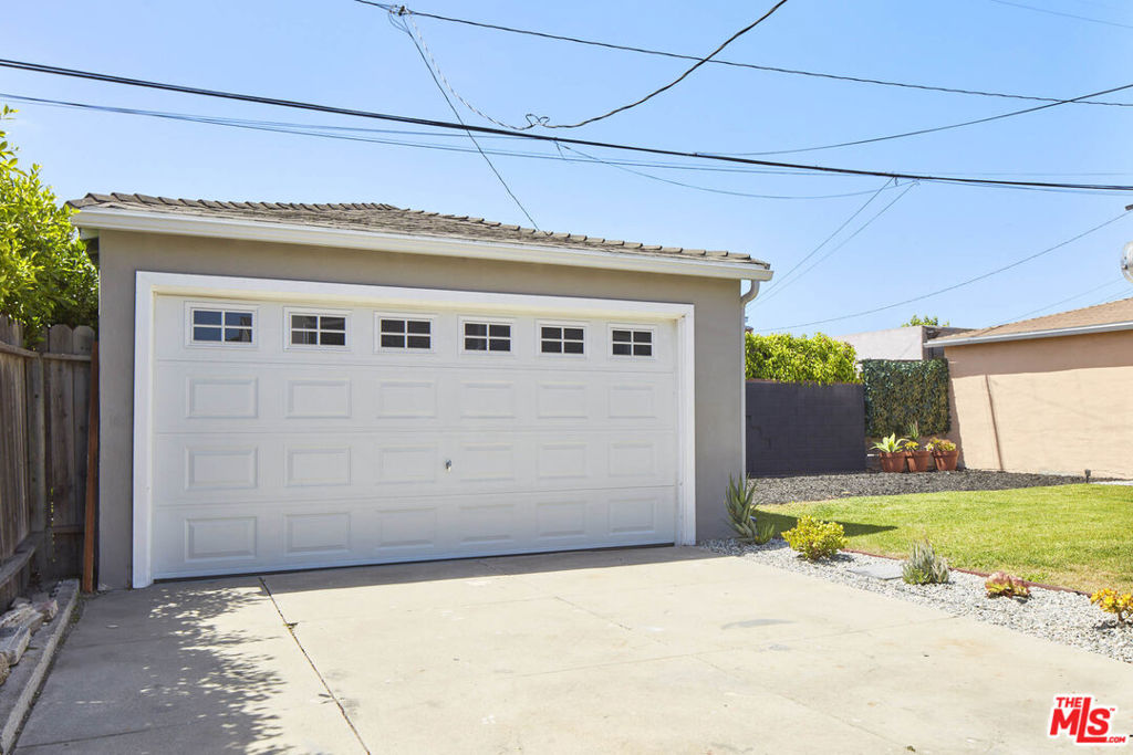 2904 W 81st Street Property Photo 23