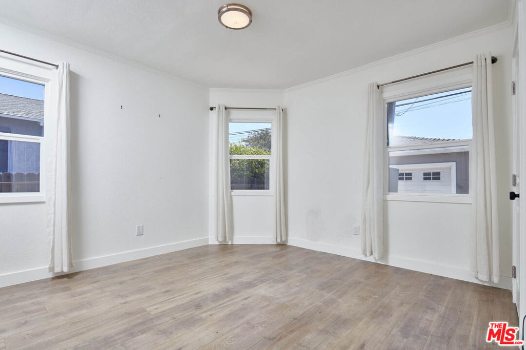 2904 W 81st Street Property Photo 26