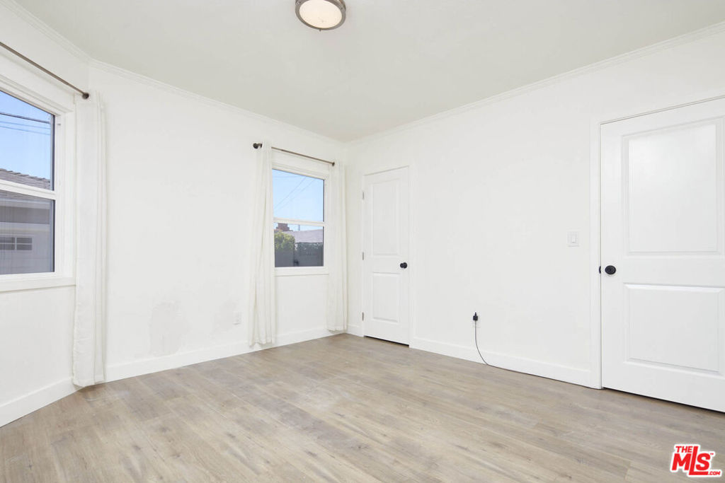 2904 W 81st Street Property Photo 27