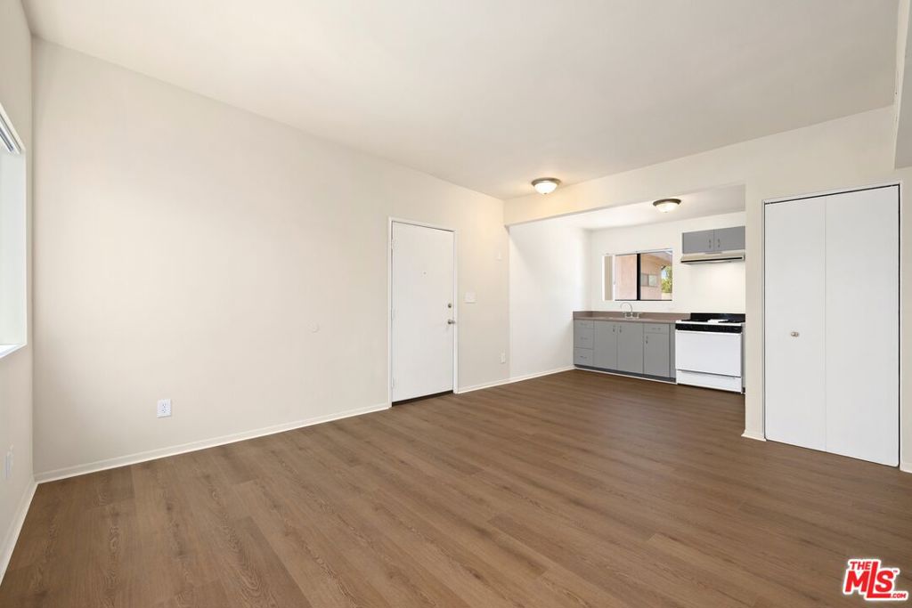 1229 Hollister Street Property Photo 4