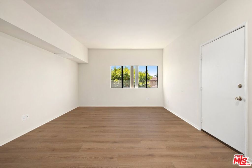 1229 Hollister Street Property Photo 5