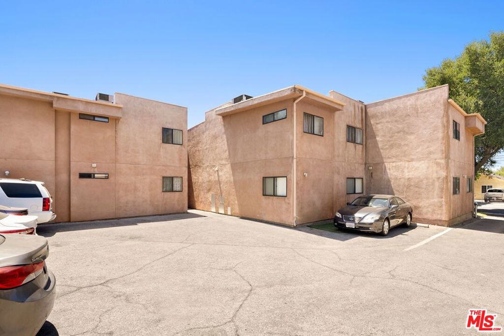 1229 Hollister Street Property Photo 10