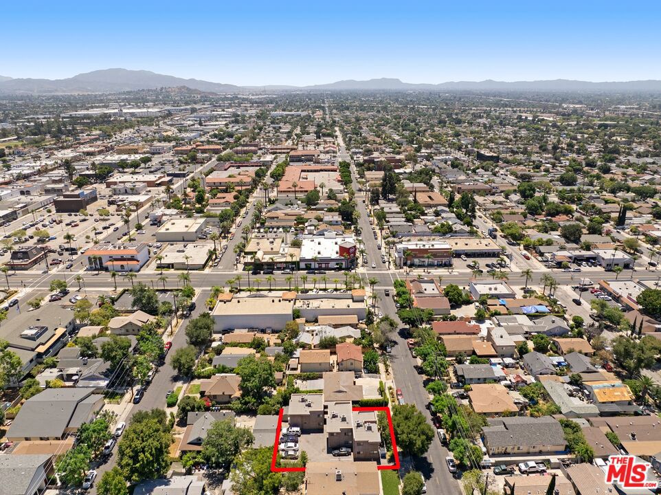 1229 Hollister Street Property Photo 13