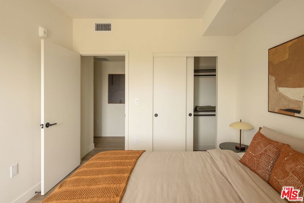 1110 S Spaulding Avenue 204 Property Photo 11