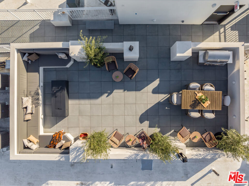 1110 S Spaulding Avenue 204 Property Photo 27