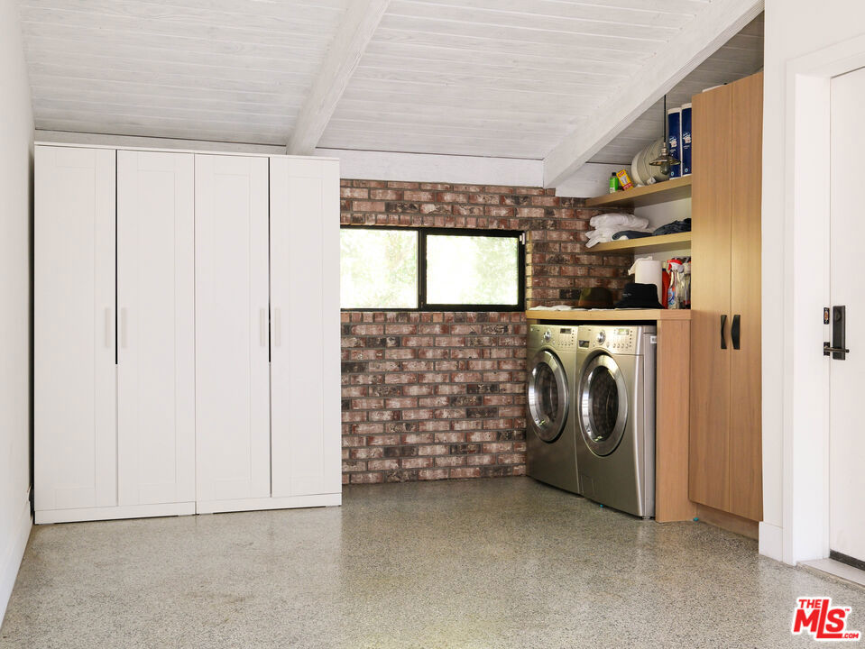 1310 Londonderry Place Property Photo 21