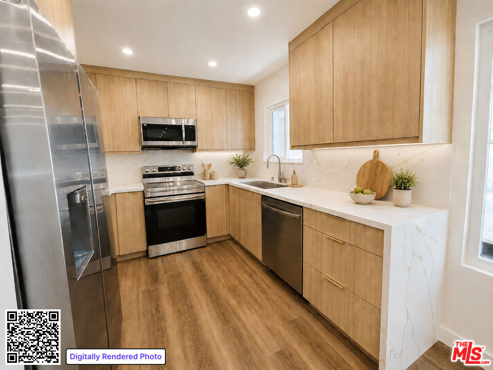 2449 N Beachwood Drive 11 Property Photo 3