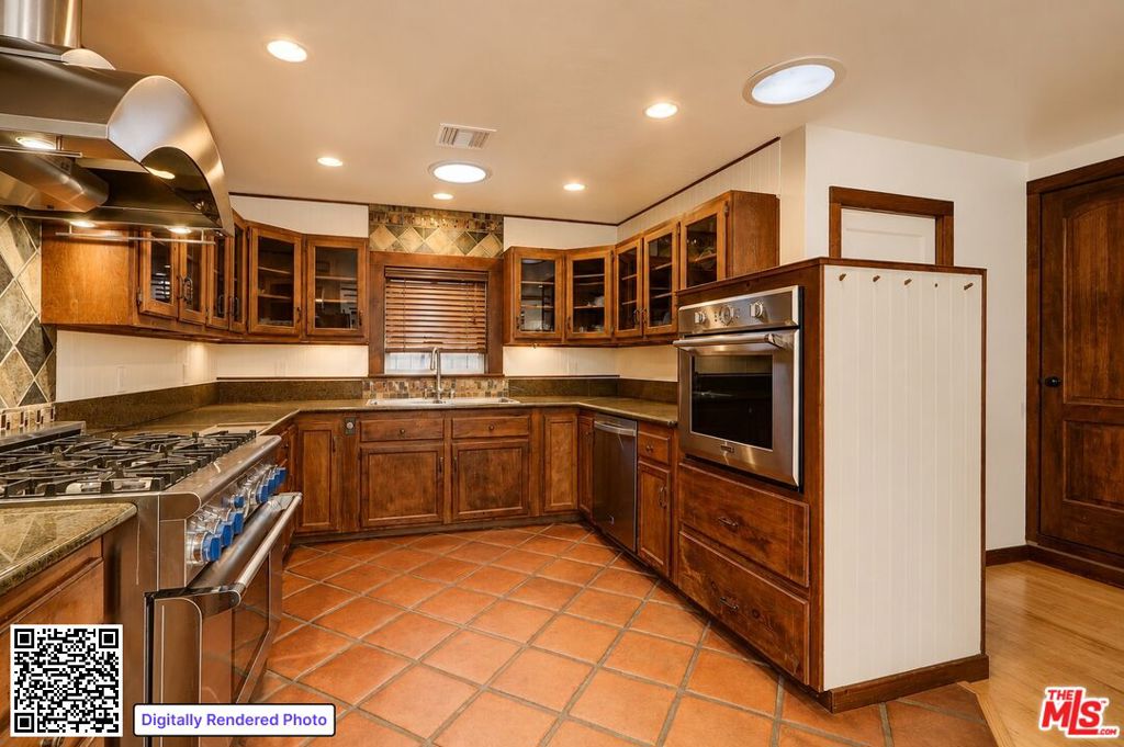 13509 Bassett Street Property Photo 11