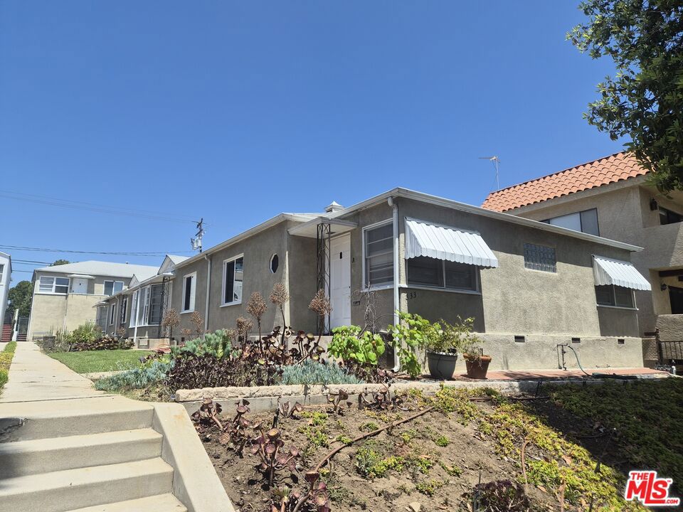 833 16th Street C Property Photo 1