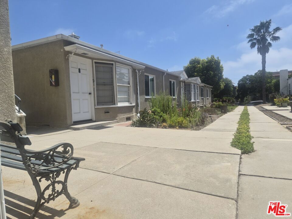 833 16th Street C Property Photo 4