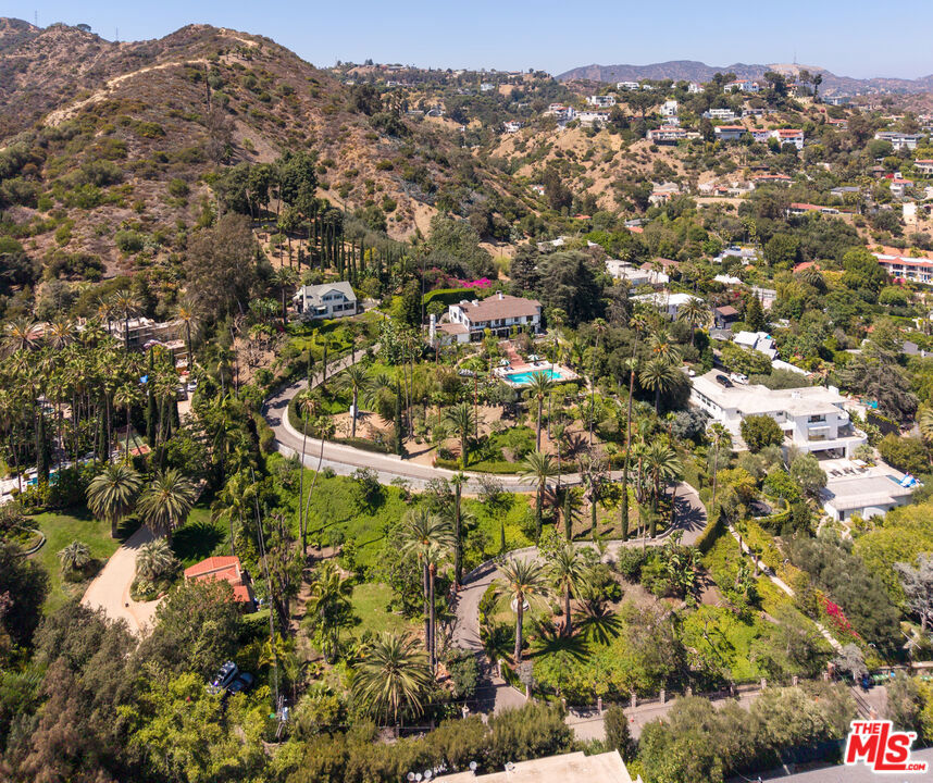 2003 La Brea Terrace Property Photo 30