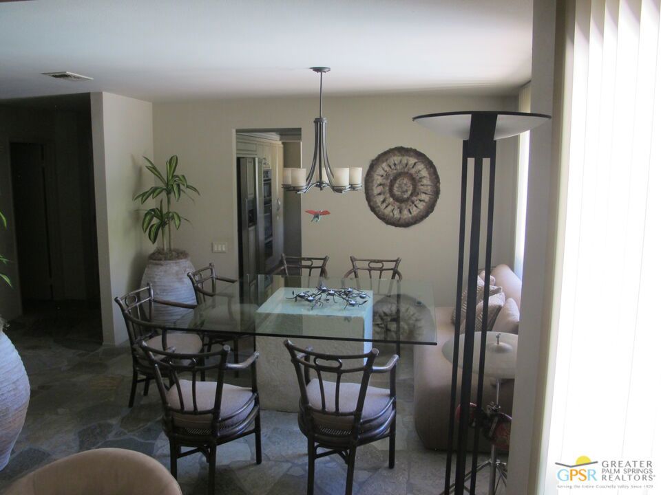 1586 S San Mateo Drive Property Photo 6