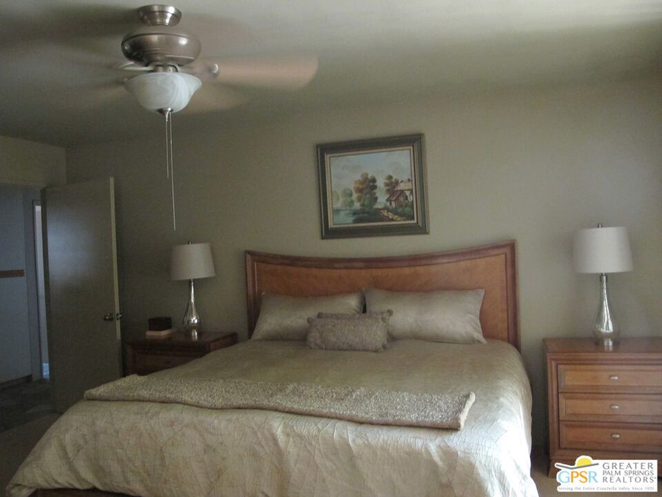 1586 S San Mateo Drive Property Photo 12