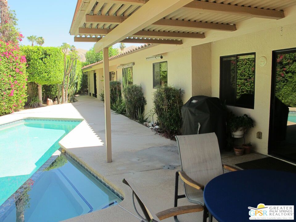 1586 S San Mateo Drive Property Photo 19