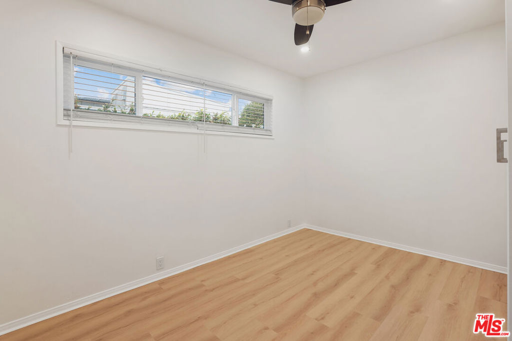 806 Navy Street Property Photo 10