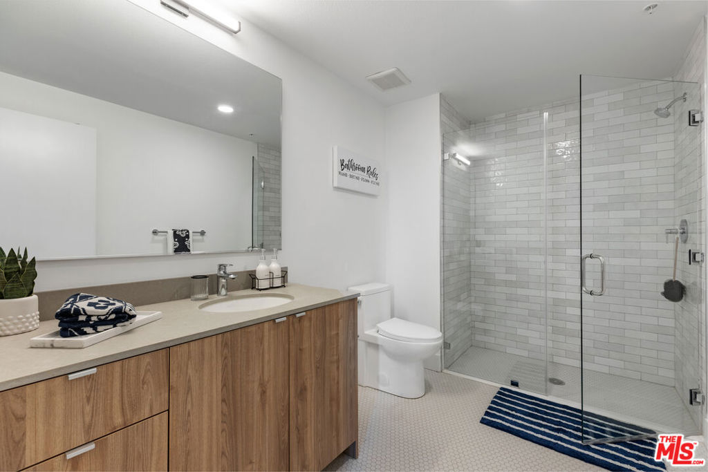 3800 Mentone Avenue 407 Property Photo 6