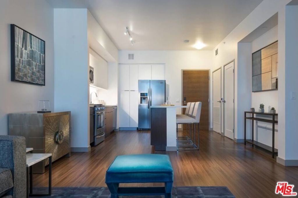 3033 Wilshire Avenue 707 Property Photo 2