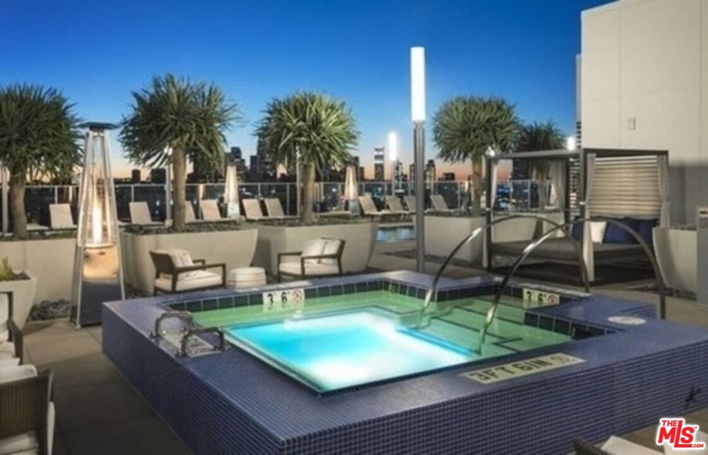 3033 Wilshire Avenue 707 Property Photo 18