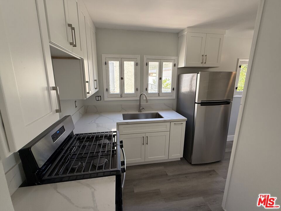 92 S Sunnyslope Avenue Property Photo 12