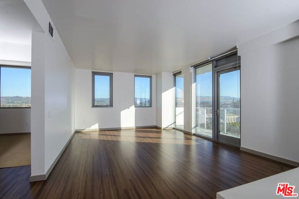 3033 Wilshire Avenue Ph1604 Property Photo 6