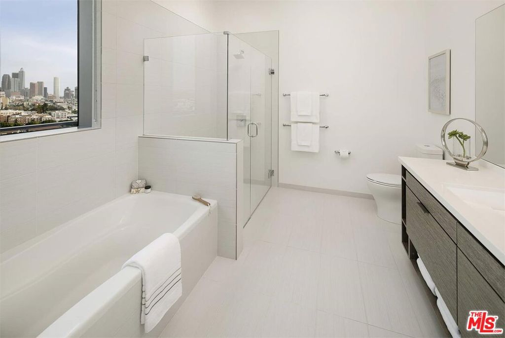 3033 Wilshire Avenue Ph1604 Property Photo 13