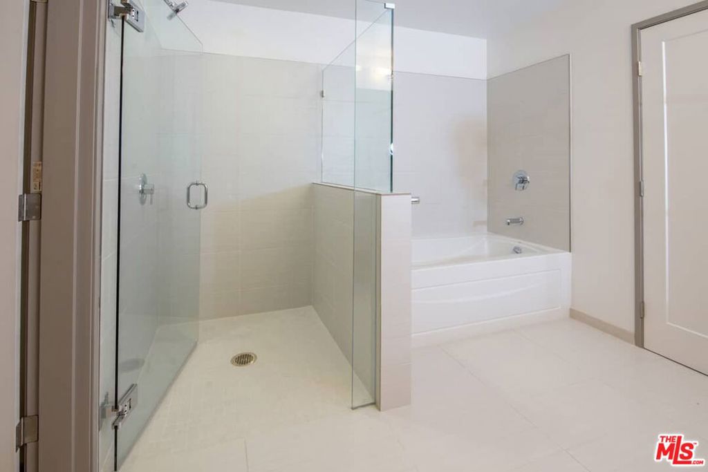 3033 Wilshire Avenue Ph1604 Property Photo 14