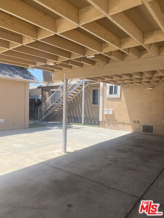 1045 W 103rd Street Property Photo 4
