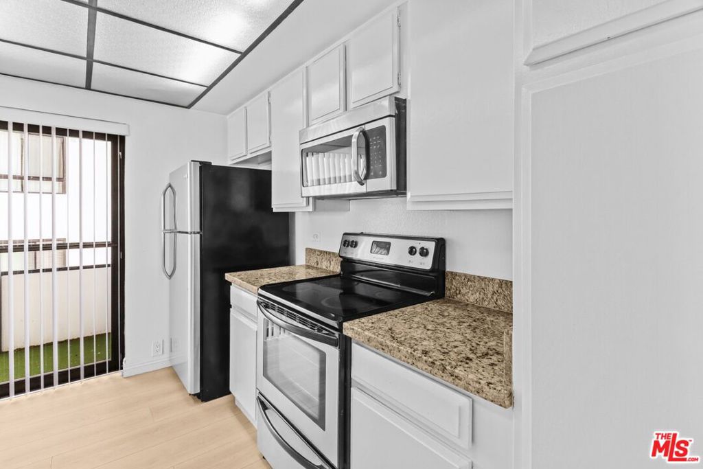 10535 Wilshire Boulevard 603 Property Photo 2