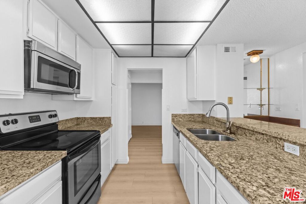 10535 Wilshire Boulevard 603 Property Photo 3