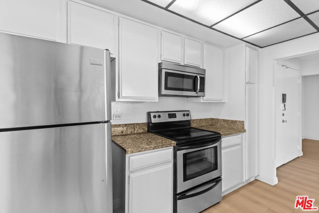 10535 Wilshire Boulevard 603 Property Photo 4