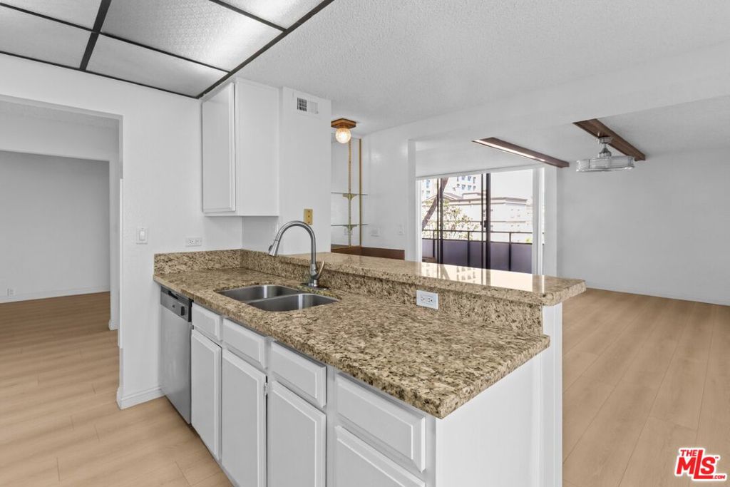 10535 Wilshire Boulevard 603 Property Photo 5