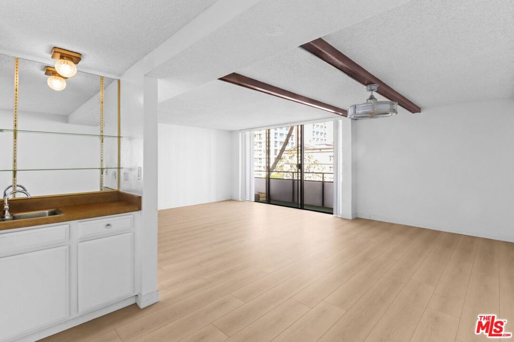 10535 Wilshire Boulevard 603 Property Photo 6