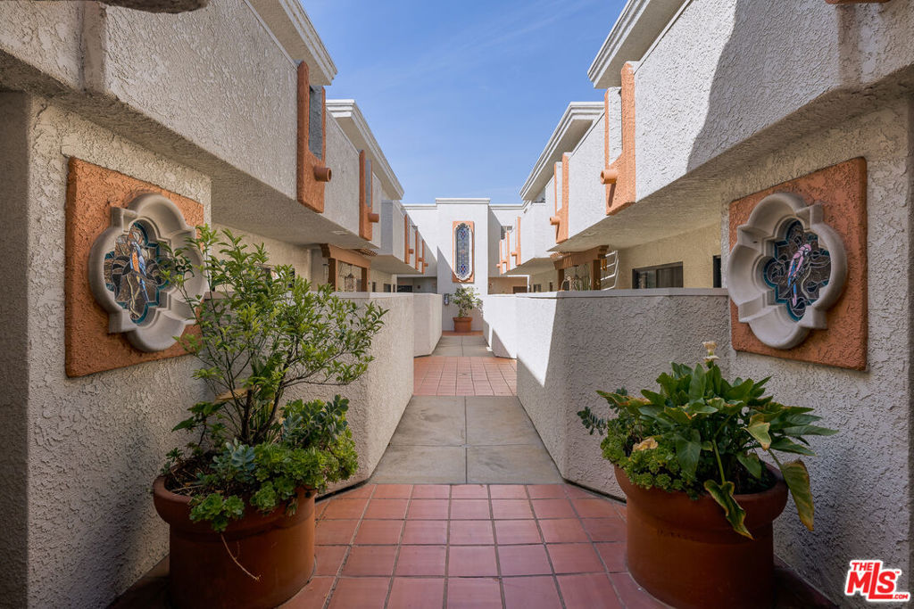 3271 Sawtelle Boulevard 204 Property Photo 22