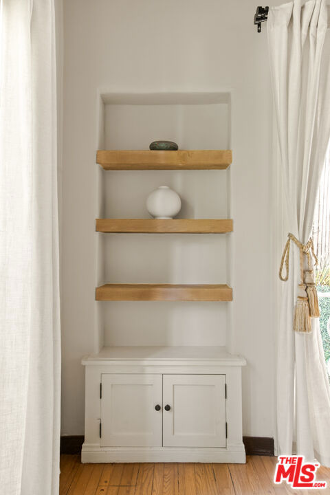 1407 N Beverly Drive Property Photo 6