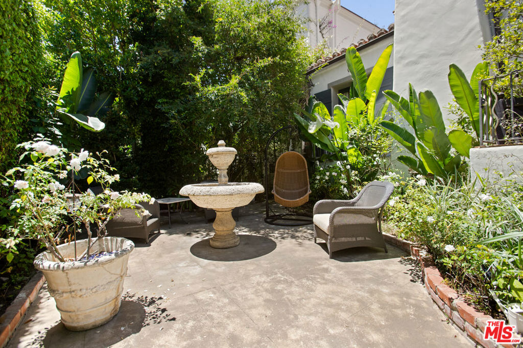 1407 N Beverly Drive Property Photo 8