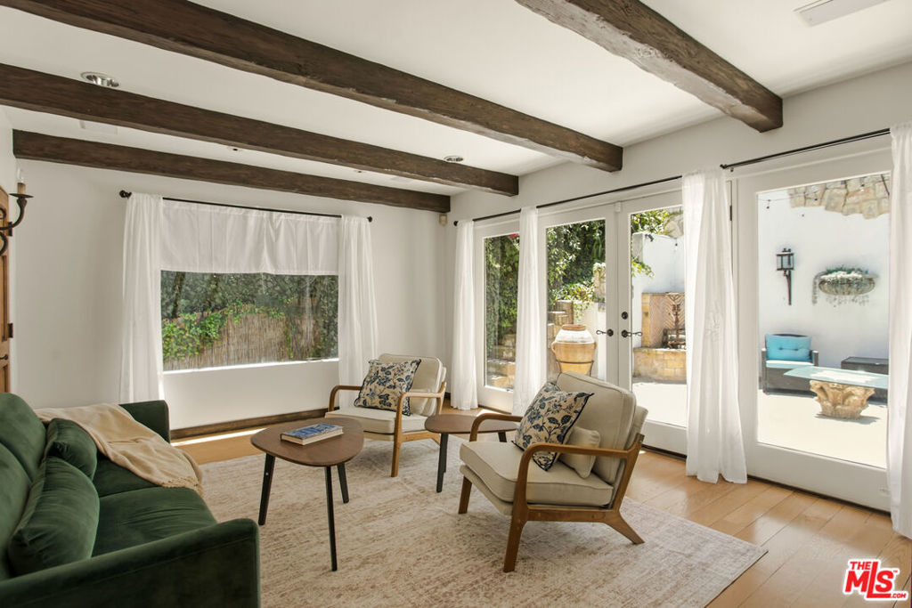 1407 N Beverly Drive Property Photo 12
